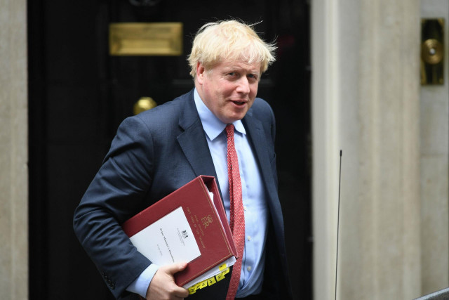 El primer ministro de Reino Unido, Boris Johnson, saliendo del 10 Downing Street