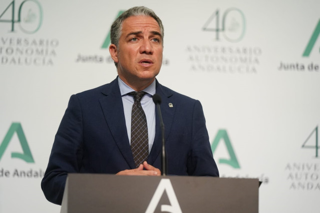 El consejero de la Presidencia, Administración Pública e Interior y portavoz del Gobierno andaluz, Elías Bendodo, en la rueda de prensa posterior al Consejo de Gobierno.