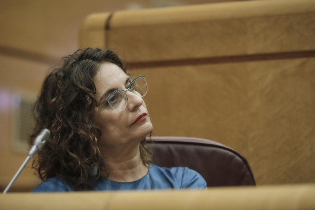 La portavoz del Gobierno y ministra de Hacienda, María Jesús Montero, durante una sesión de control al Gobierno en el Senado, en Madrid (España) a 14 de julio de 2020. Con este pleno, la Cámara Alta dará por terminada su actividad parlamentaria hasta el m
