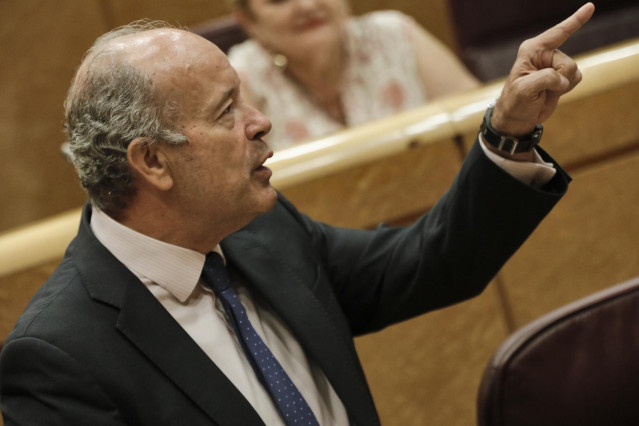 El ministro de Justicia, Juan Carlos Campo, durante su intervención en una sesión de control al Gobierno en el Senado, en Madrid (España) a 14 de julio de 2020. Con este pleno, la Cámara Alta dará por terminada su actividad parlamentaria hasta el mes de s