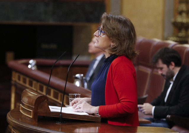 La vicepresidenta cuarta y ministra para la Transición Ecológica, Teresa Ribera, en el Pleno del Congreso