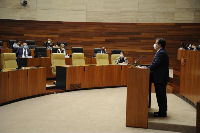 El presidente de la Junta, Guillermo Fernández Vara, en el Debate sobre el Estado de la Región
