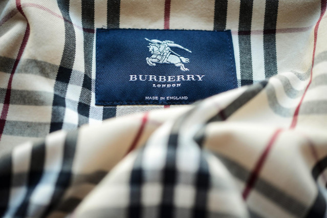 Etiqueta de Burberry