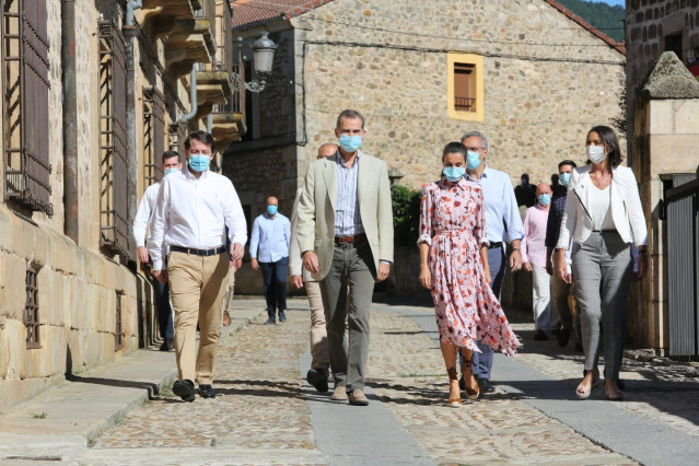 Sus Majestades los Reyes Don Felipe y Doña Letizia visitan la localidad soriana de Vinuesa (Soria).