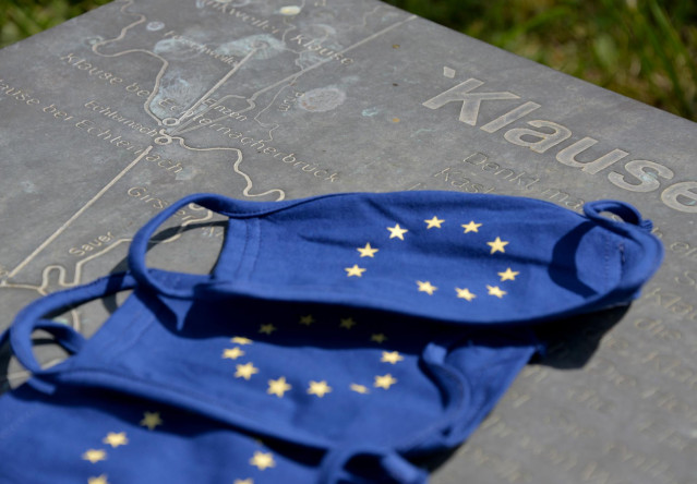 Mascarillas con la bandera de la UE