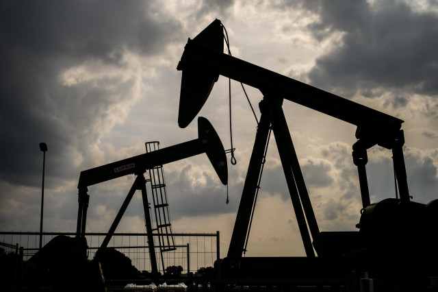 FILED - 16 August 2019, Emlichheim: Pump jacks operate at Wintershall Dea premises. The Organization of the Petroleum Exporting Countries (OPEC) and allied oil producers are expected to negotiate on the prolongation of an oil output reduction deal on Satu