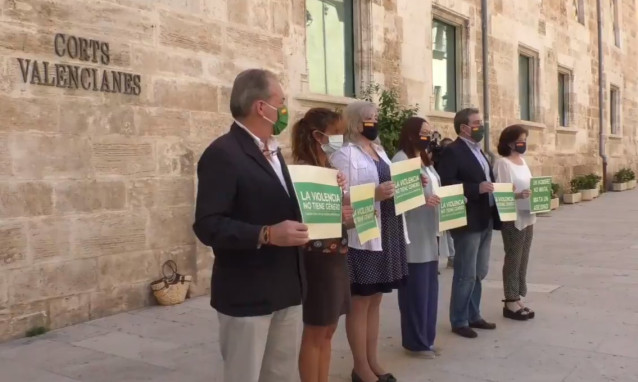 Concentración de Vox en Les Corts