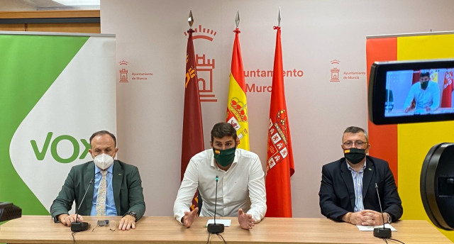 Gestoso, Antelo y Salvador durante la rueda de prensa
