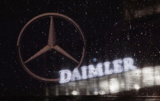 Logo de Daimler y de Mercedes-Benz.