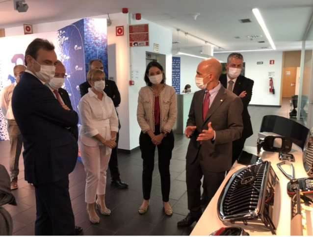 La ministra de Industria, Comercio y Turismo, Reyes Maroto, visita la planta de Bexen Medical y la cooperativa Maier