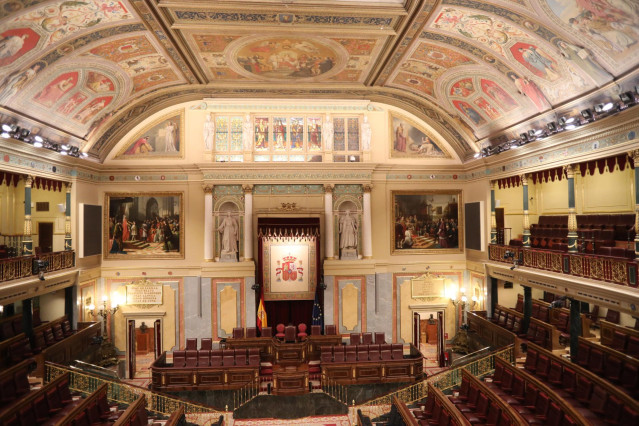 Plano general del hemiciclo del Congreso de los Diputados vacío