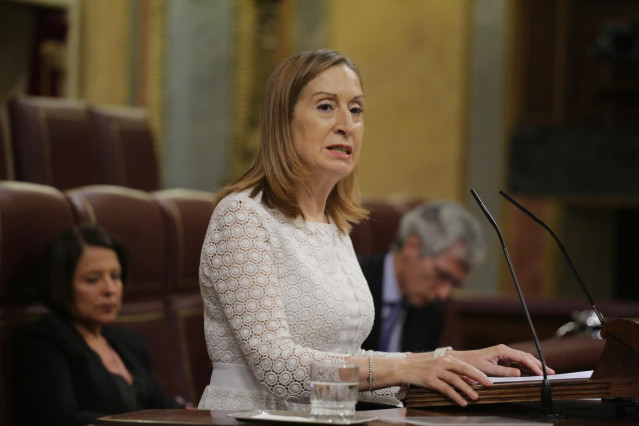 La diputada del Partido Popular Ana Pastor interviene en el Congreso de los Diputados durante la sesión plenaria en la que se debate el Decreto Ley 21/2020, o decreto de la ‘nueva normalidad’, que rige en España desde el término del estado de alarma, en M