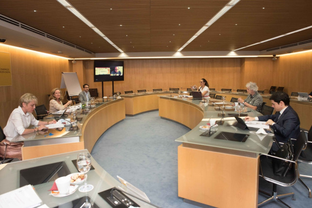 Constitución del Consejo Asesor de Inteligencia Artificial (IA), presidido por Nadia Calviño y vicepresidido por Carme Artigas