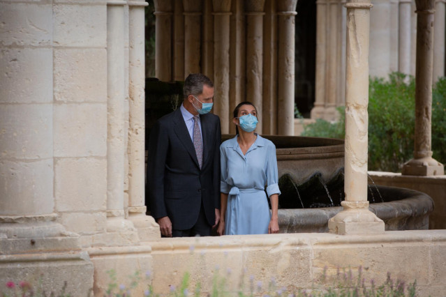 Los Reyes Felipe VI y Letizia visitan el Monasterio de Santa María de Poblet, en Vimbodí i Poblet, Tarragona, Catalunya (España), a 20 de julio de 2002. La visita, que un primer momento incluía también la ciudad de Barcelona - aplazada a una visita poster