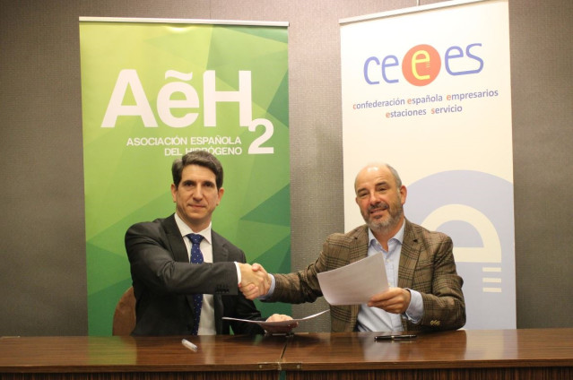 Los presidentes de AeH2, José Javier Brey, y de CEEES, Jorge de Benito