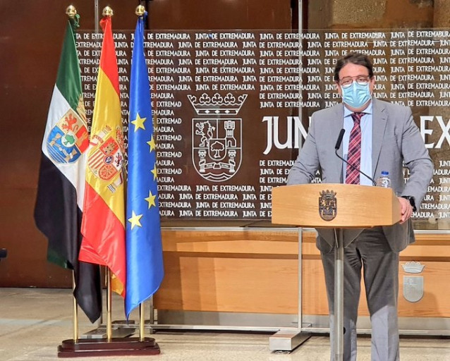 El consejero de Sanidad, José María Vergeles, en rueda de prensa