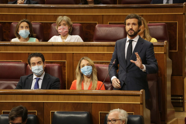 El líder del PP, Pablo Casado, interviene durante la primera sesión de control al Gobierno en el Congreso de los Diputados tras el estado de alarma, en Madrid (España), a 24 de junio de 2020.