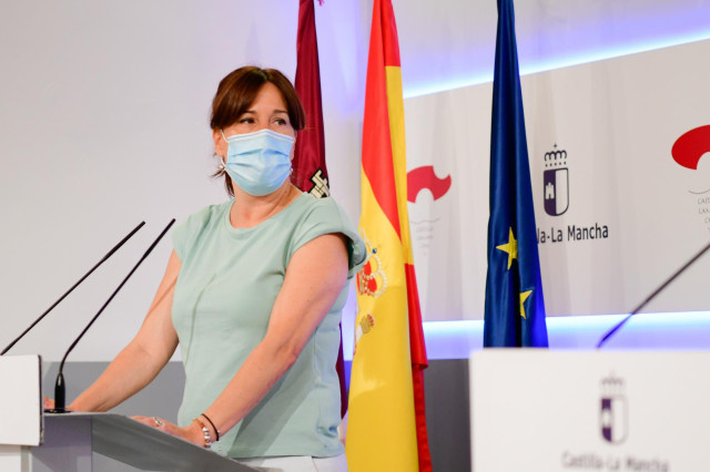 La portavoz del Gobierno de C-LM, Blanca Fernández, en rueda de prensa tras el Consejo de Gobierno.