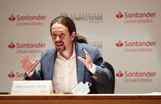 El vicepresidente segundo del Gobierno, Pablo Iglesias, en los Cursos de Verano en San Lorenzo de El Escorial
