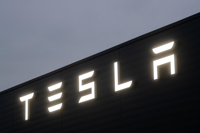 Logo de la empresa Tesla.