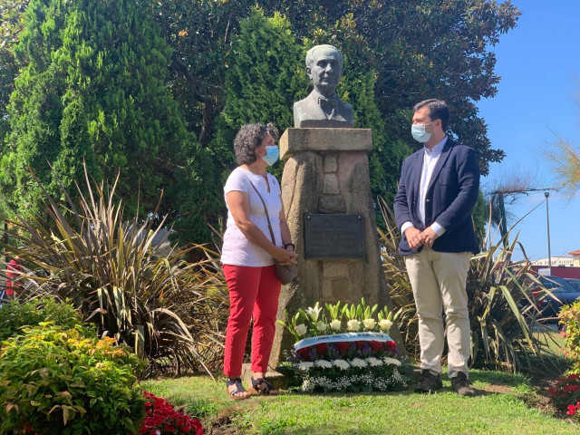 El líder del PSdeG, Gonzalo Caballero, en la ofrenda a Castelao con motivo del 25 de julio