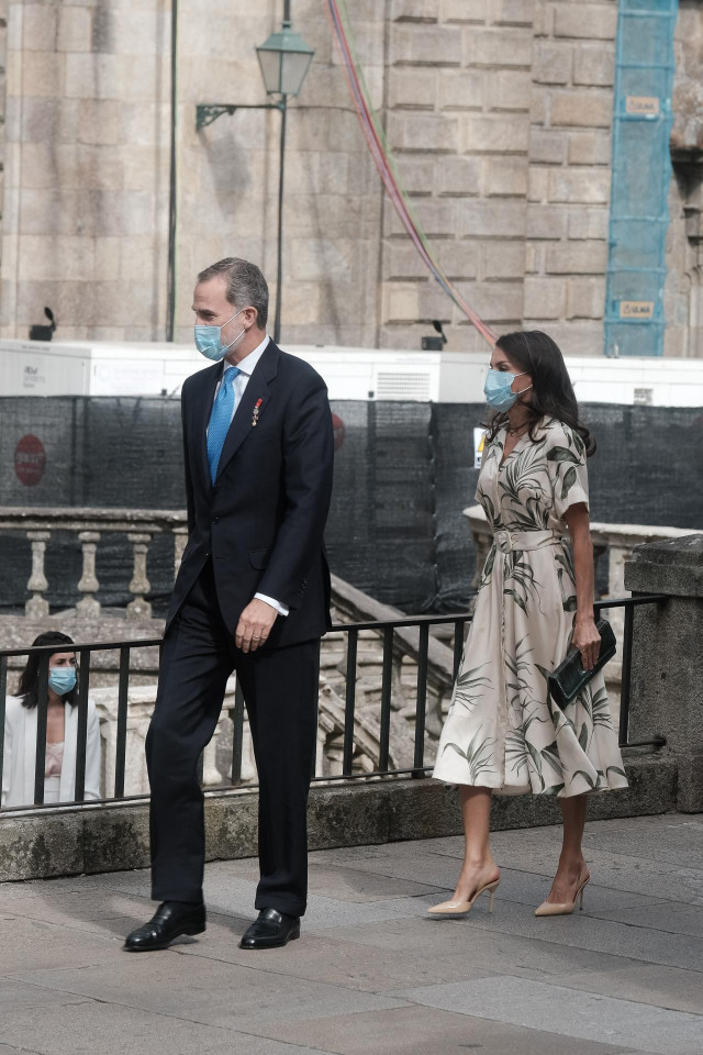 Los Reyes Felipe y Letizia durante los actos oficiales con motivo de la festividad de Santiago Apóstol en Santiago de Compostela (Galicia), a 25 de julio de 2020. Esta visita se enmarca en la gira que los monarcas están realizando por distintas comunidade