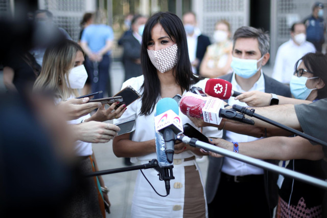 La vicealcaldesa de Madrid, Begoña Villacís, ofrece declaraciones a los medios de comunicación.
