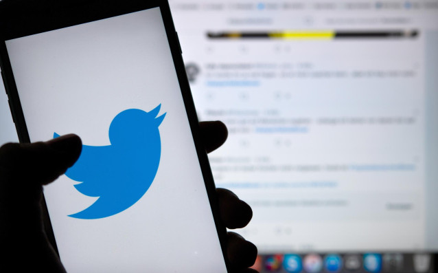 Logo de Twitter en un teléfono móvil