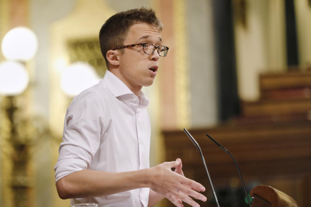 El líder de Más País, Íñigo Errejón, interviene durante una sesión plenaria en el Congreso de los Diputados, en Madrid (España), a 21 de julio de 2020. Durante el pleno, el Congreso debate y vota, para su aprobación definitiva, las medidas aprobadas por l