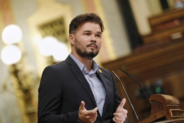 El portavoz de ERC en el Congreso, Gabriel Rufián, interviene en una sesión plenaria en el Congreso de los Diputados