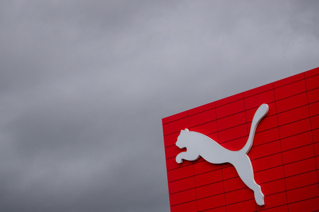 Logo de Puma en la sede de la compañía