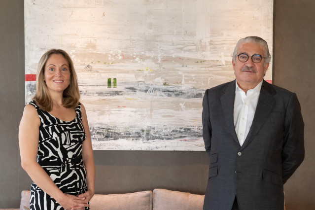 El consejero delegado de Endesa, José Bogas, y Enma Navarro, vicepresidenta del BEI