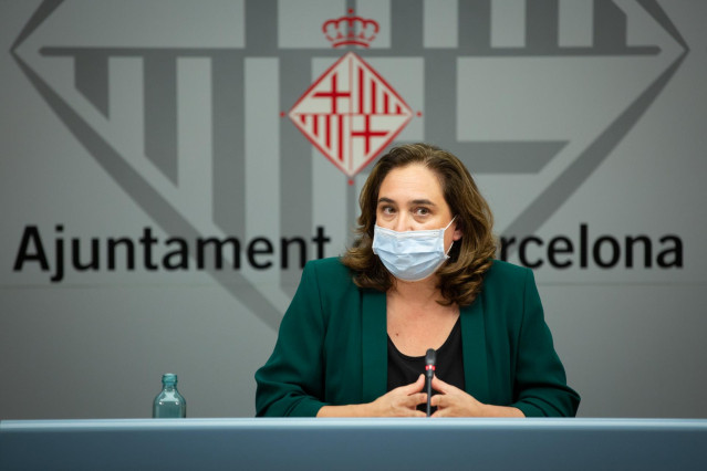 La alcaldesa Ada Colau ofrece una rueda de prensa para informar sobre la situación del coronavirus en Barcelona, en el Ayuntamiento de la capital, Cataluña (España), a 13 de julio de 2020.