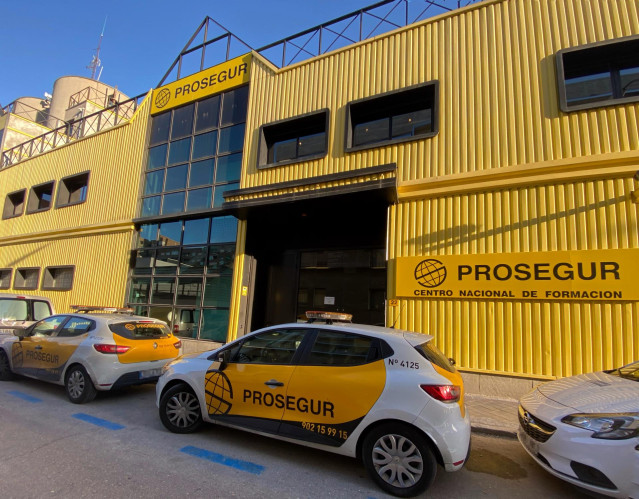 Fachada exterior de una de las sedes de la empresa de seguridad Prosegur, en la Calle Pajaritos, nº 24, Madrid (España).