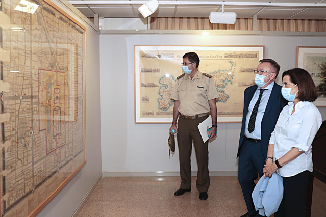 La ministra de Defensa, Margarita Robles, en una visita al Centro Geográfico del Ejército de Tierra