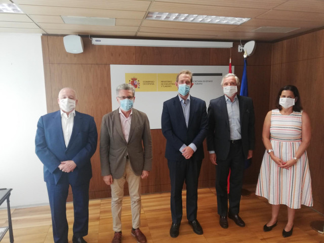 Imagen de la reunión entre la Secretaría de Estado de Turismo y la Confederación Española de Agencias de Viajes (CEAV)