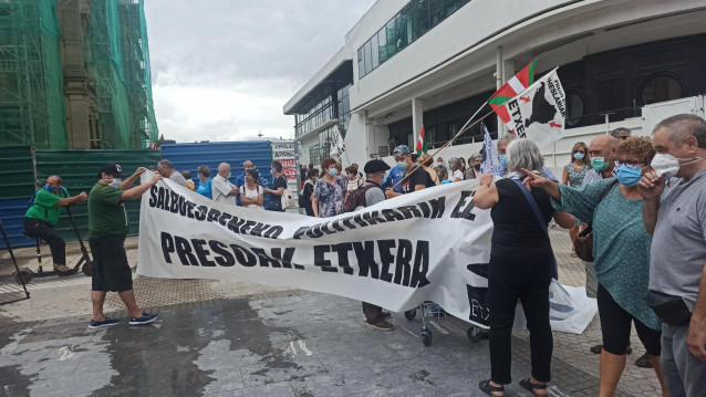 Concentración de Etxerat.