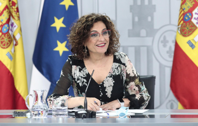 La ministra portavoz y de Hacienda, María Jesús Montero, comparece en rueda de prensa posterior al Consejo de ministros celebrado en Moncloa, en Madrid (España).