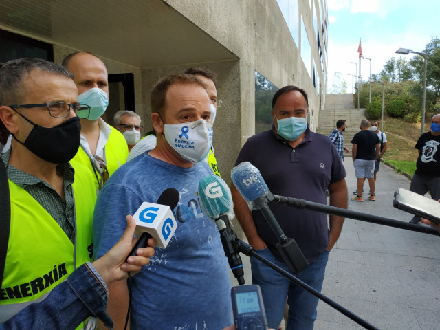 José Antonio Zan a su salida de reunión con Liberty House