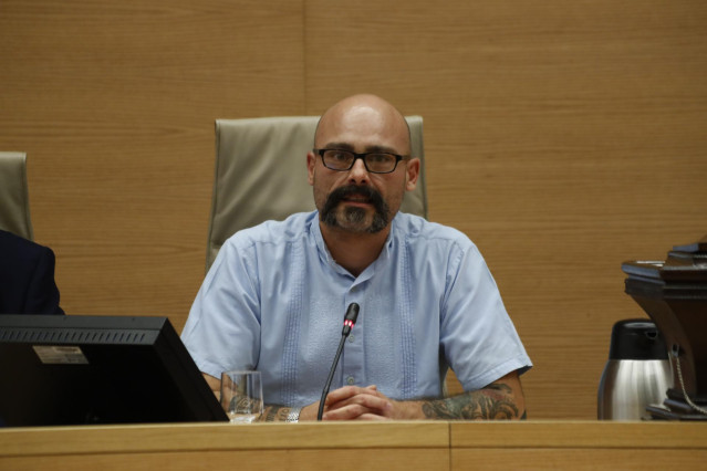 El diputado de Unidas Podemos, Txema Guijarro, durante su intervención en la sesión en la que ha sido nombrado presidente de la Comisión Presupuestos del Congreso.