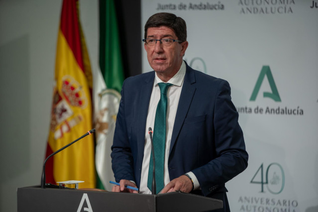 El vicepresidente de la Junta y consejero de Turismo, Regeneración, Justicia y Administración Local, Juan Marín, comparecen en la rueda de prensa posterior a la reunión del Consejo de Gobierno. Sevilla a 4 de agosto del 2020
