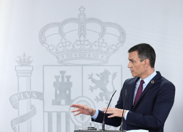 Foto de archivo del presidente del Gobierno, Pedro Sánchez, durante la rueda de prensa tras una reunión de trabajo con el primer ministro de la República Italiana, Giuseppe Conte, en el Complejo de la Moncloa, Madrid (España), a 8 de julio de 2020.