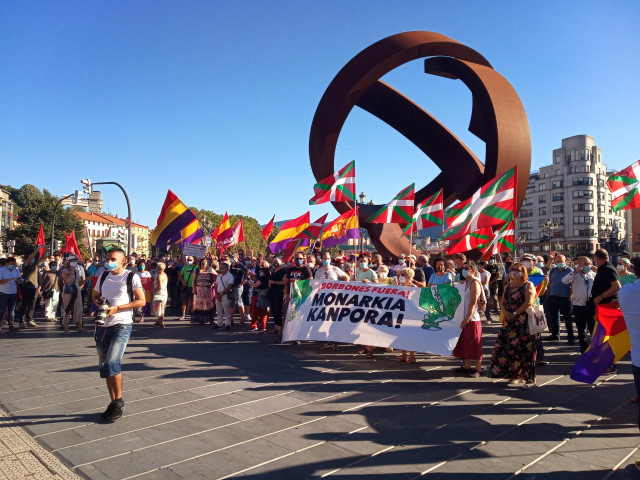 Concentración antimonárquica en Bilbao
