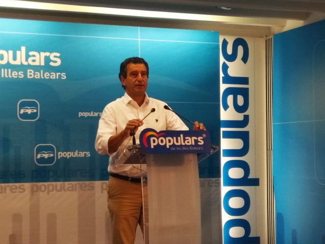 El presidente del PP, Biel Company, en rueda de prensa.