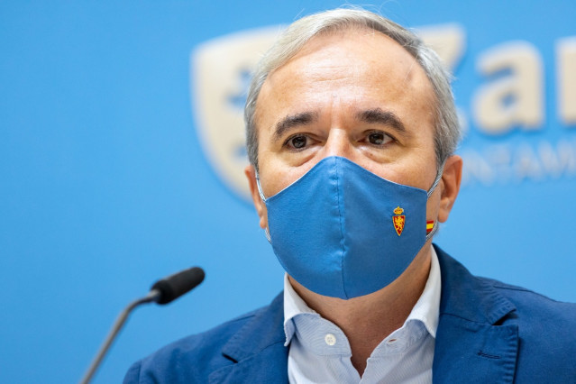 El alcalde de Zaragoza, Jorge Azcón, tras la reunión con los alcaldes