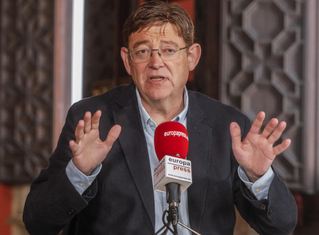 El presidente de la Generalitat Valenciana, Ximo Puig, durante una entrevista para Europa Press en el Palacio de la Generalitat Valenciana, en Valencia, Comunidad Valenciana (España) a 7 de agosto de 2020.