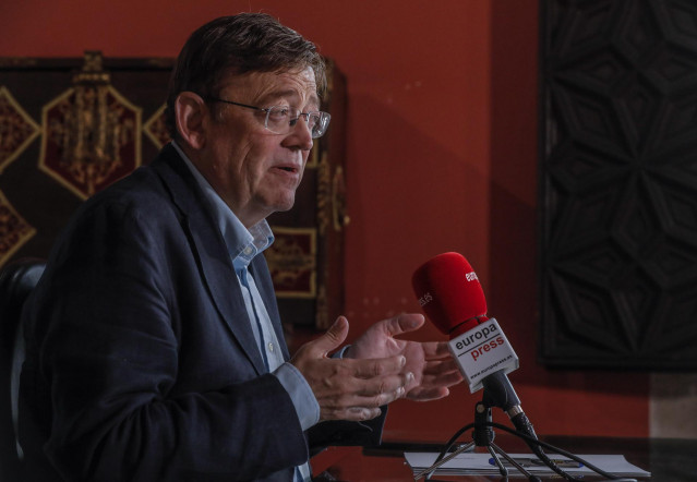 El presidente de la Generalitat Valenciana, Ximo Puig, durante una entrevista para Europa Press en el Palacio de la Generalitat Valenciana, en Valencia, Comunidad Valenciana (España) a 7 de agosto de 2020.