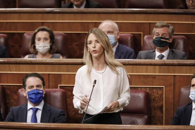 La portavoz parlamentaria del PP, Cayetana Álvarez de Toledo, interviene durante la penúltima sesión plenaria en el Congreso de los Diputados antes del paréntesis estival, en Madrid (España), a 22 de julio de 2020. El pleno, aborda, entre otros temas, las