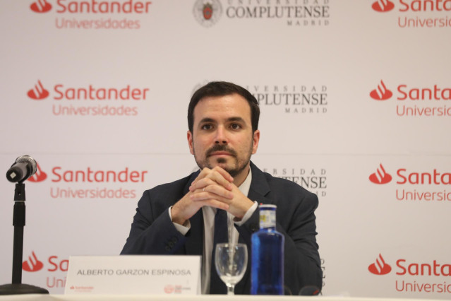 El ministro de Consumo, Alberto Garzón, durante una ponencia en los Cursos de Verano de la Universidad Complutense en San Lorenzo de El Escorial (Madrid), el 20 de julio de 2020.