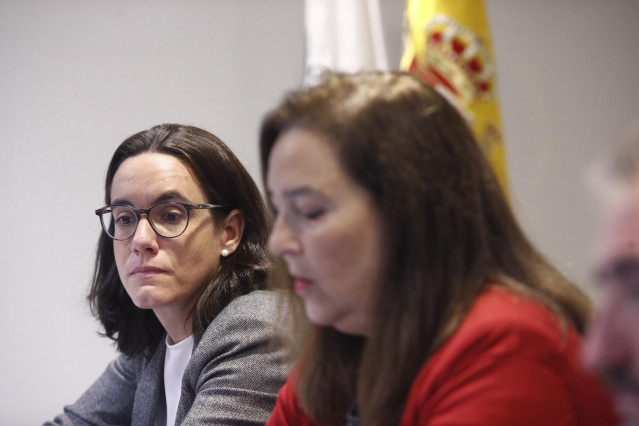 La abogada de la Asociación Víctimas del Terrorismo (AVT) Carmen Ladrón de Guevara (izquierda) y la presidenta de la AVT, Maite Araluce, en una rueda de prensa